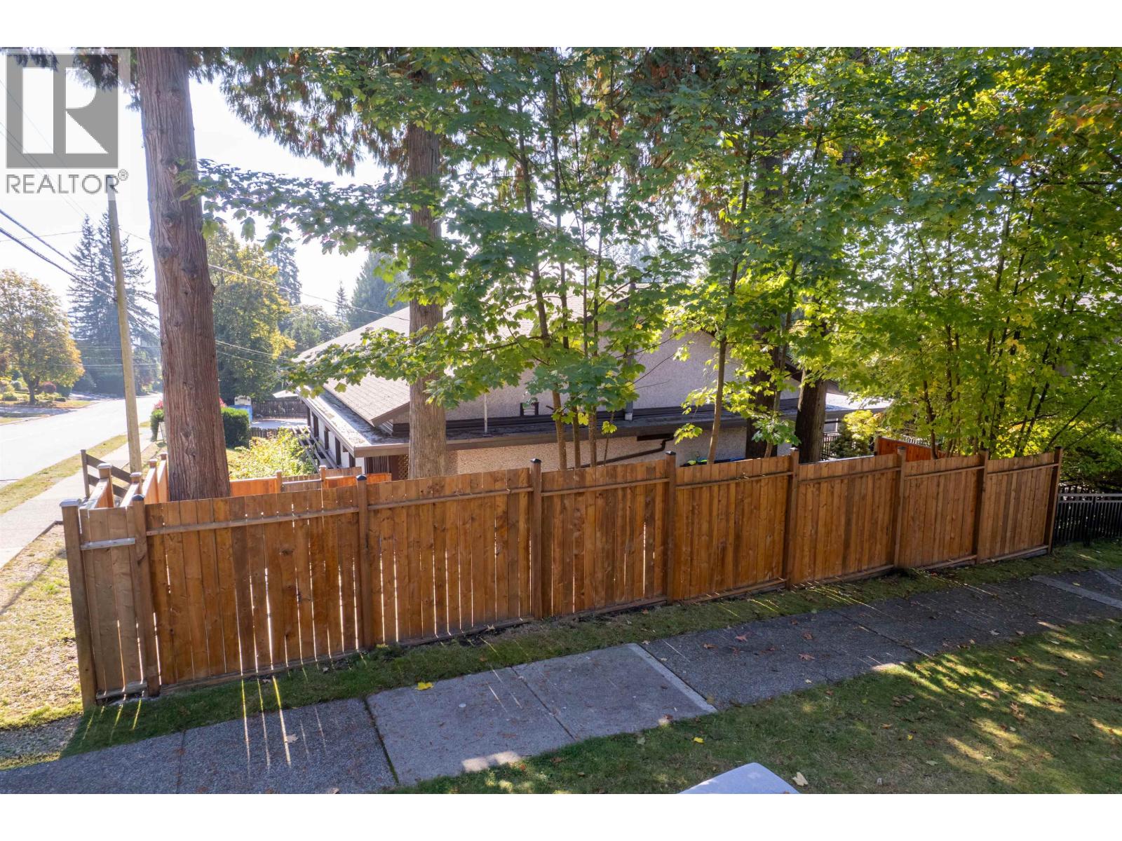 195 E Windsor Road Property Photo 16