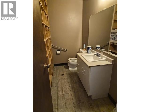 727 Victoria Street Property Photo 6