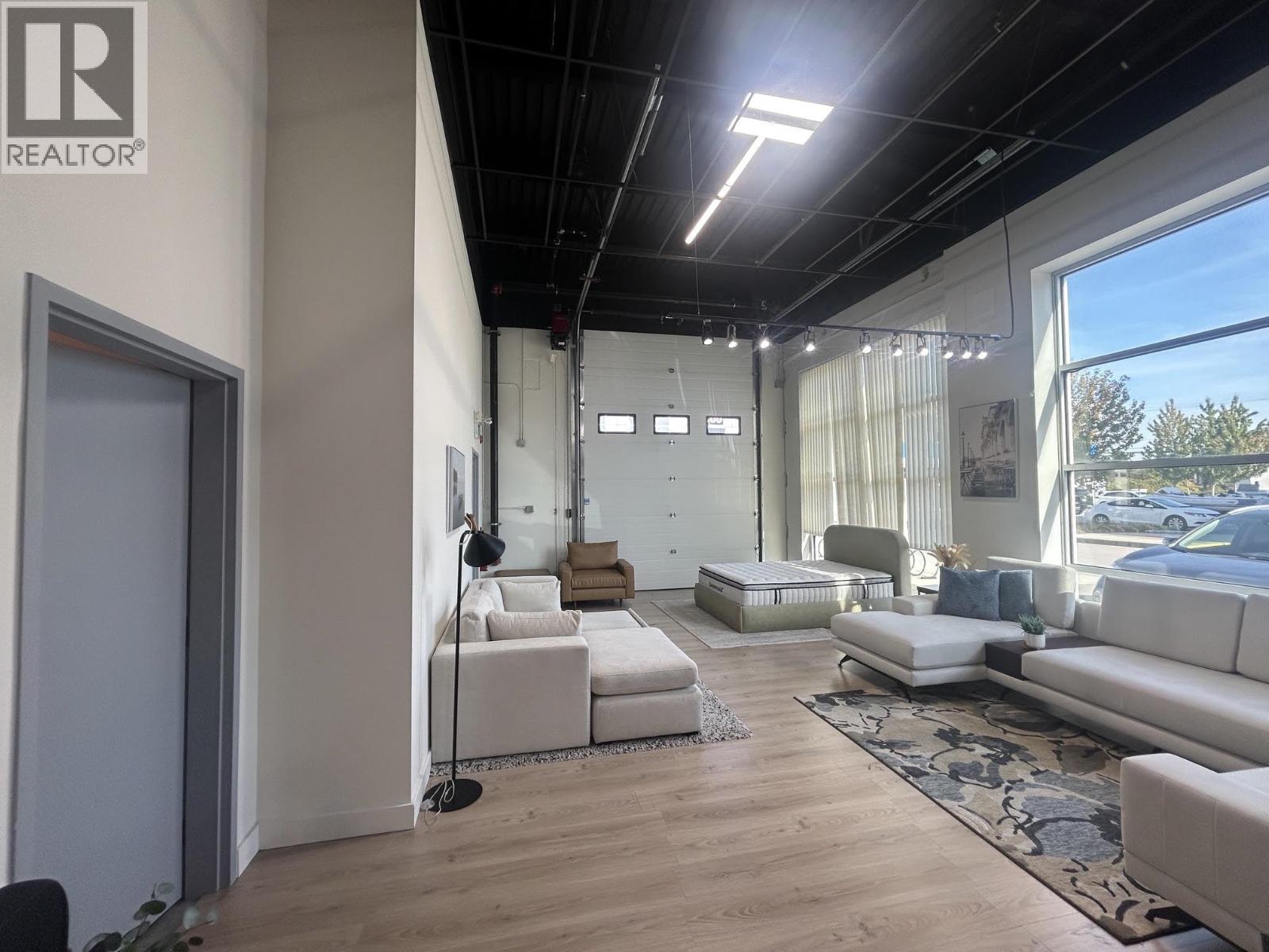201 23251 Fraserwood Way Property Photo 4