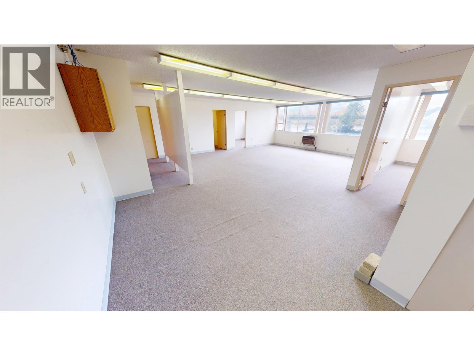 164 Front Street Property Photo 4