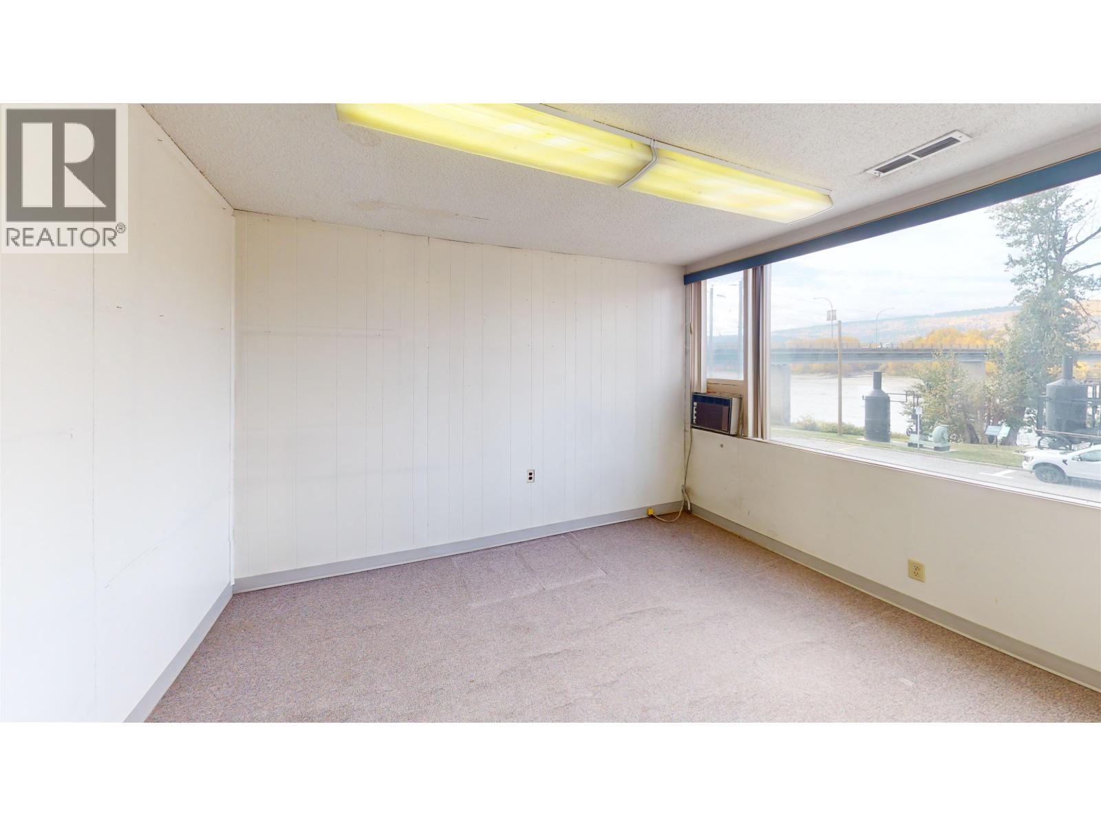 164 Front Street Property Photo 8