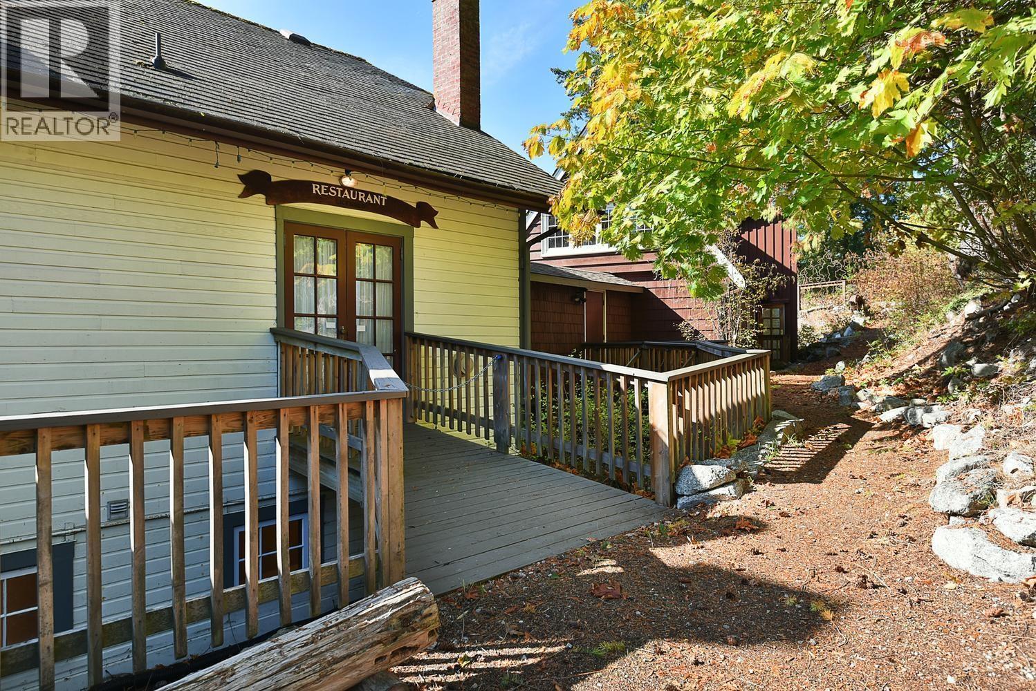 4339 Garden Bay Road Property Photo 9