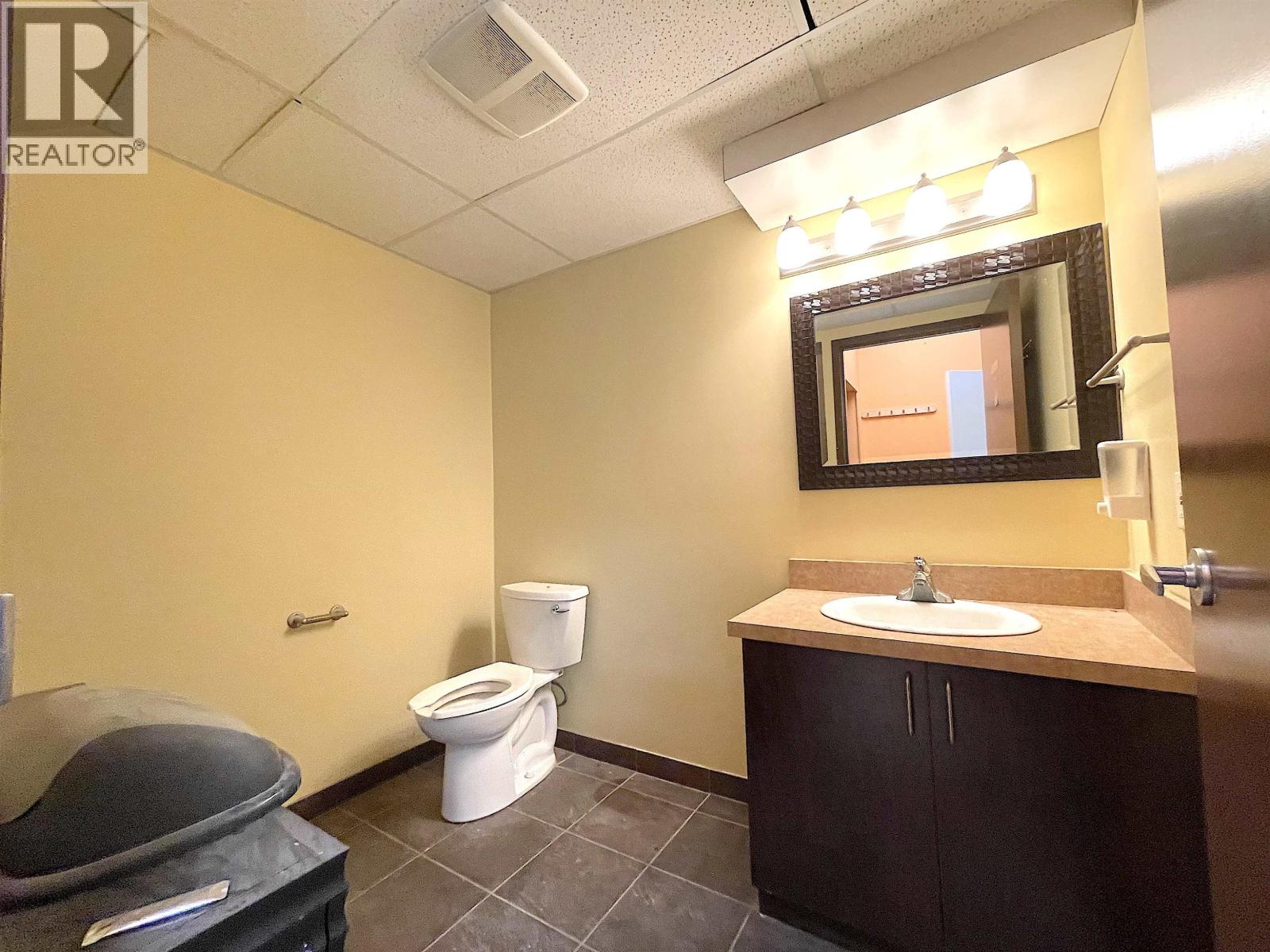 100 8611 Alexandra Road Property Photo 5