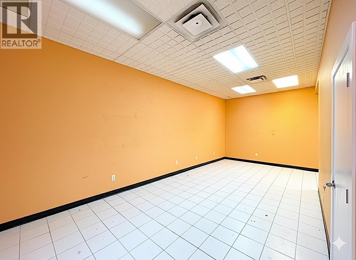 100 8611 Alexandra Road Property Photo 7