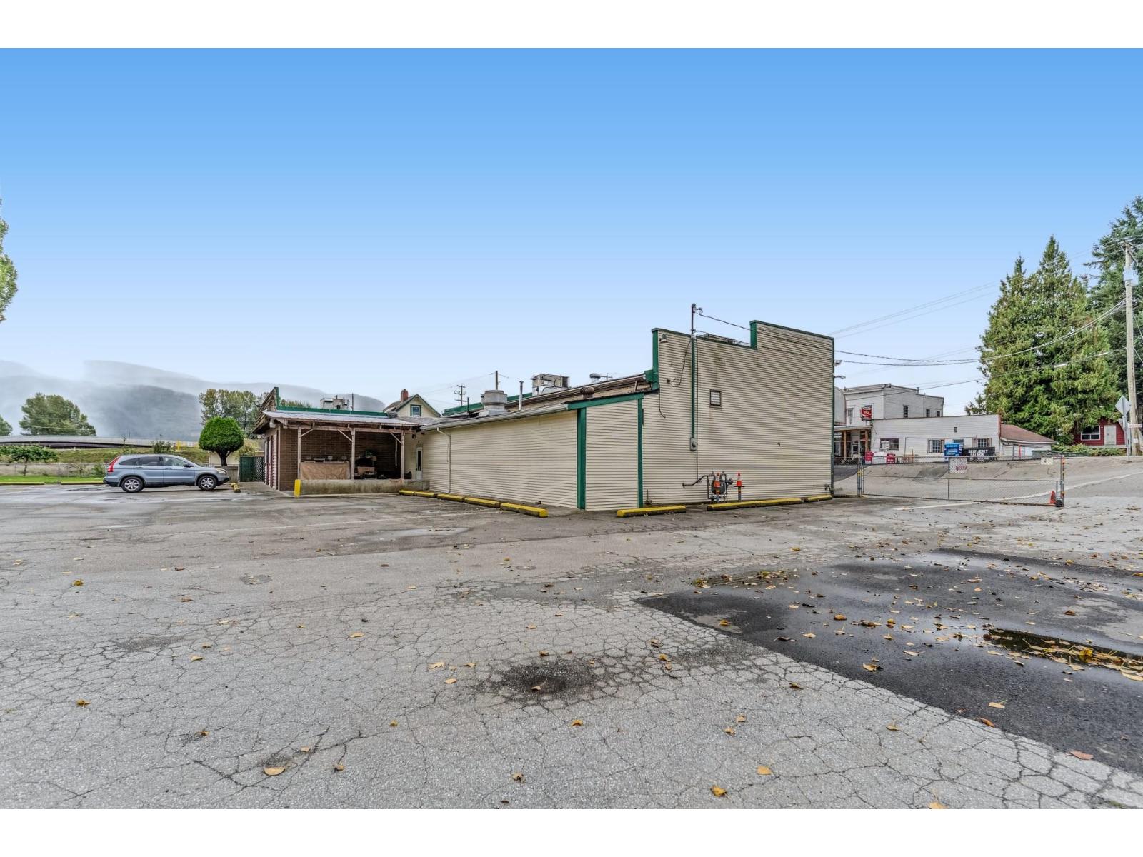 37165 Lougheed Highway Property Photo 4