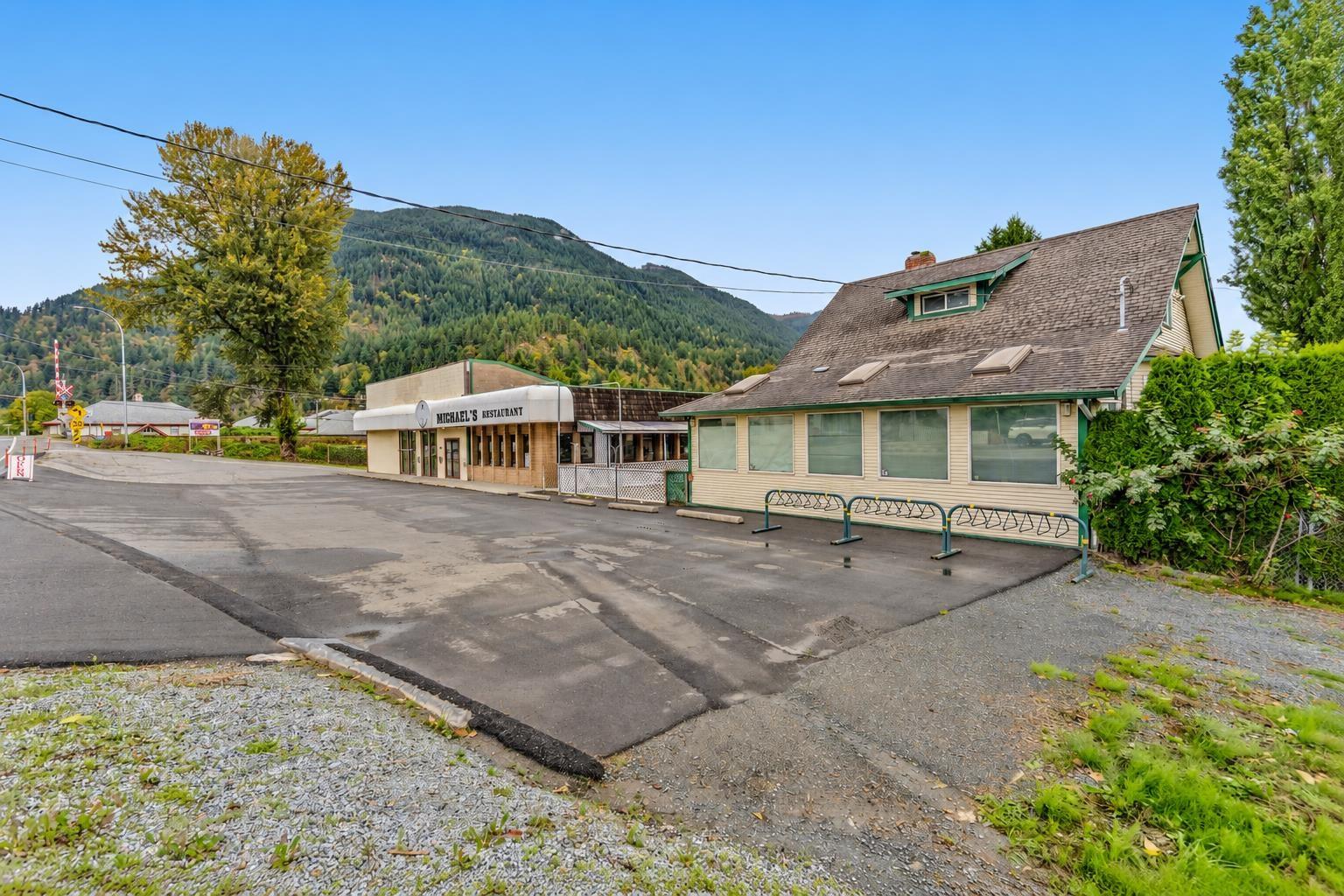 37165 Lougheed Highway Property Photo 22
