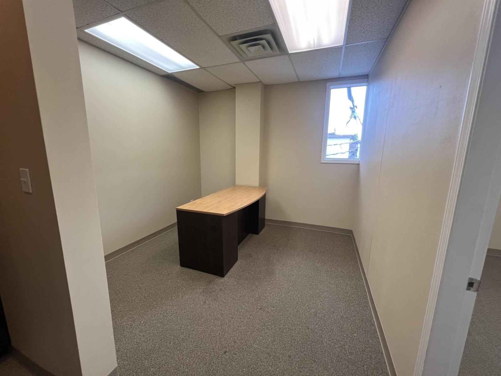 220 33119 South Fraser Way Property Photo 2