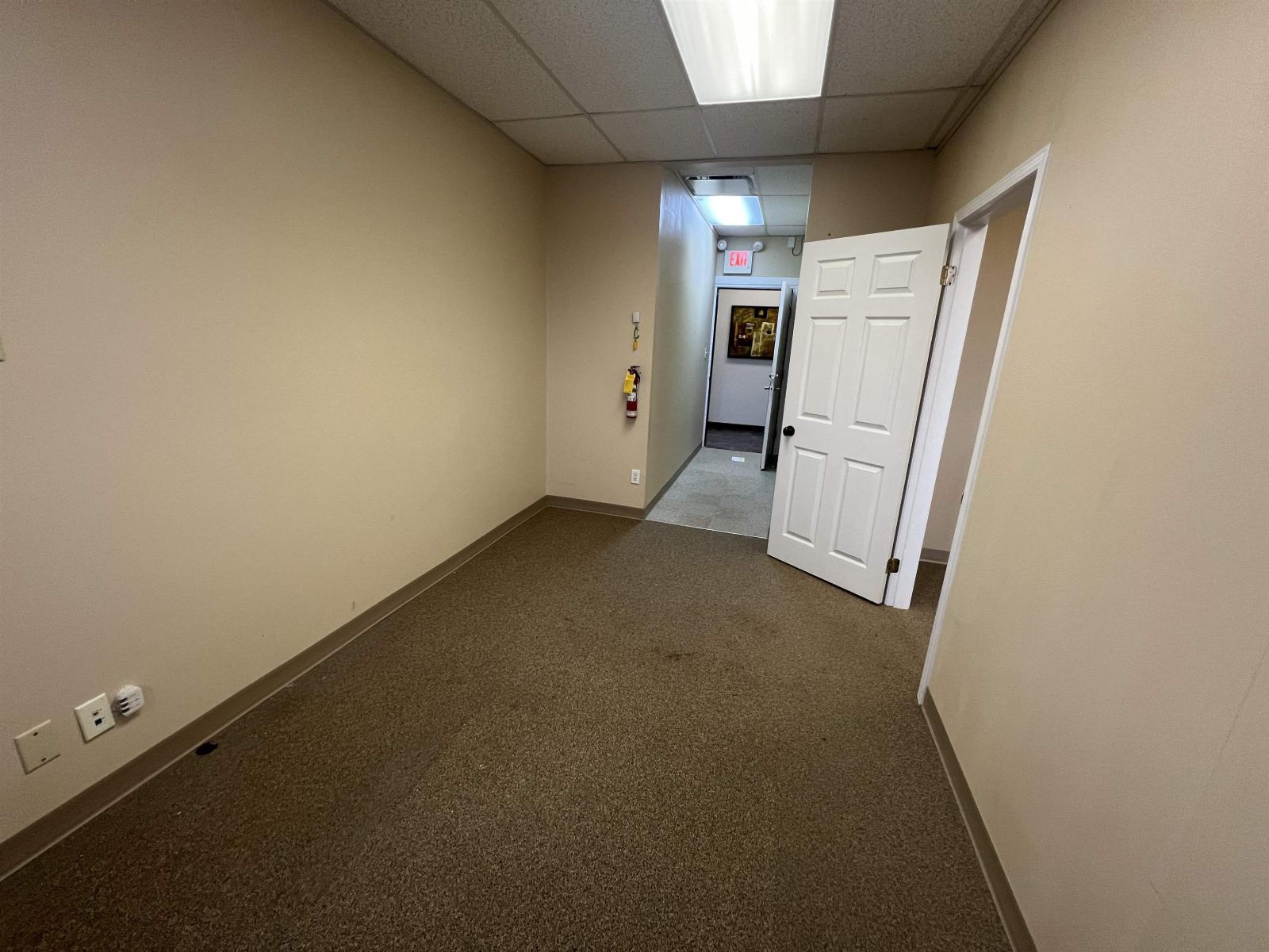 220 33119 South Fraser Way Property Photo 4