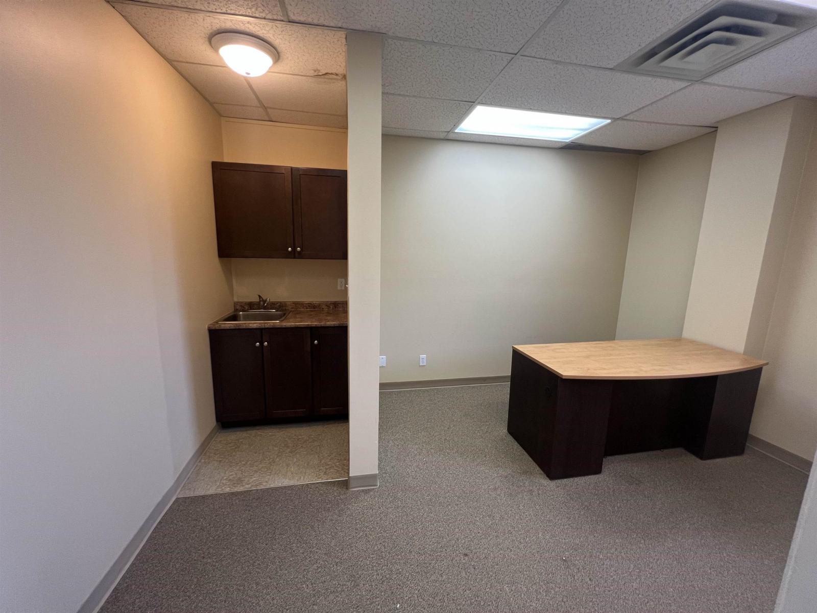 220 33119 South Fraser Way Property Photo 5