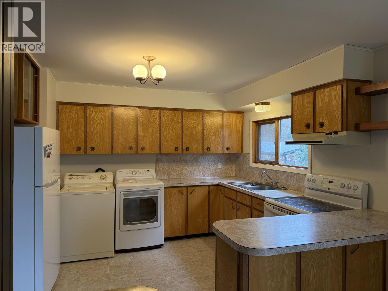 2085 Carnaby Street Property Photo 5