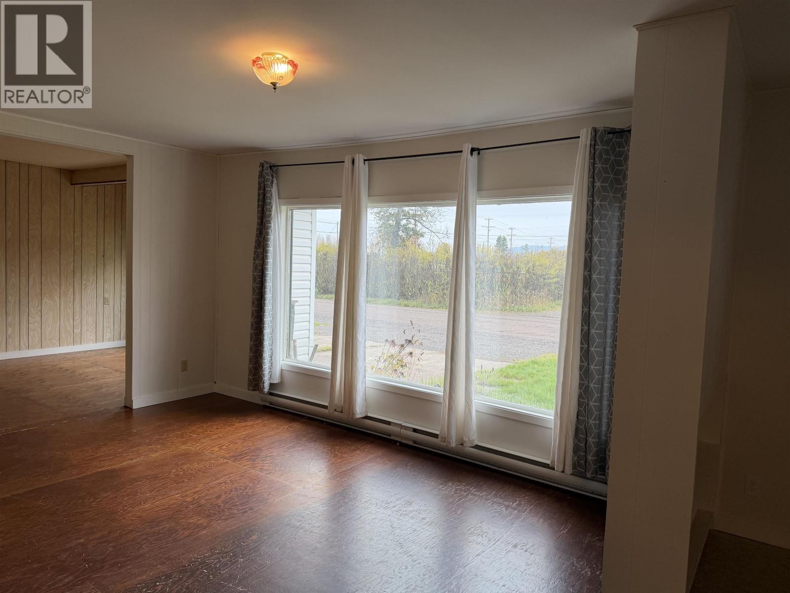 2085 Carnaby Street Property Photo 6