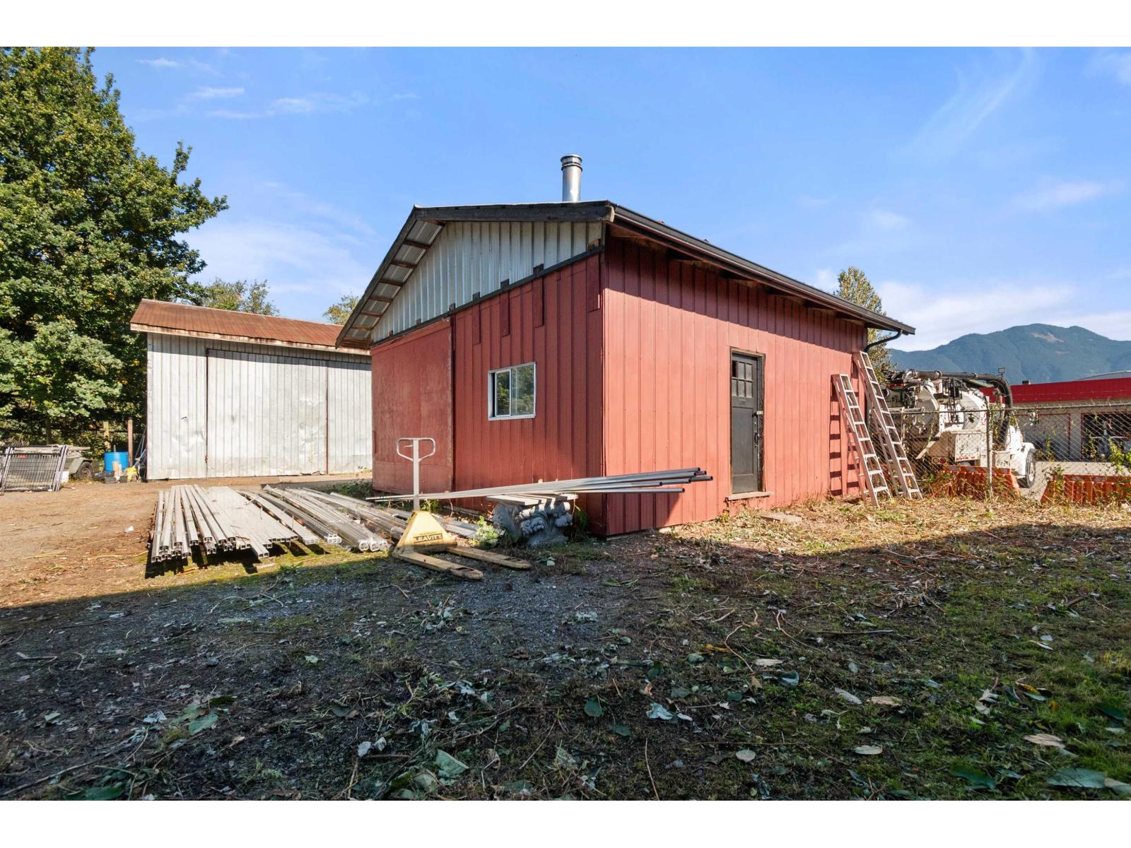7323 Pioneer Avenue Property Photo 23