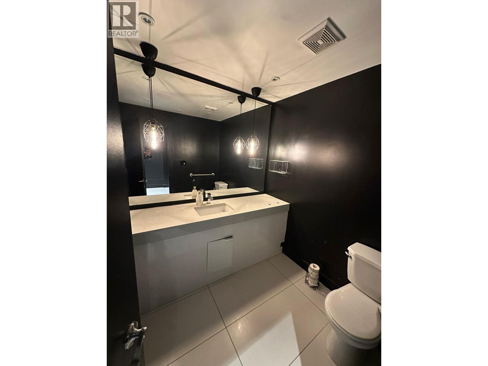 1455 W Pender Street Property Photo 5