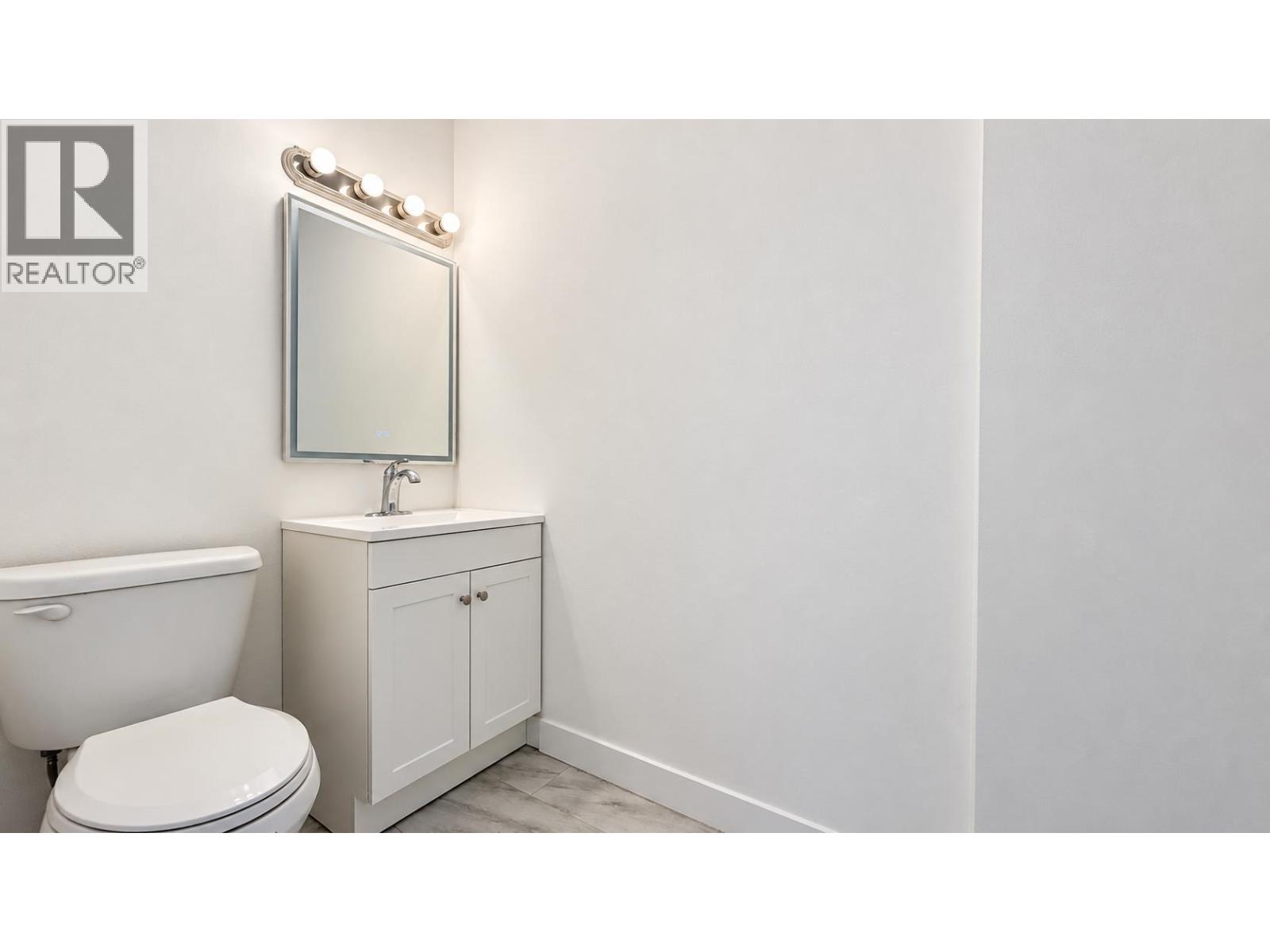 210 11181 Voyageur Way Property Photo 5
