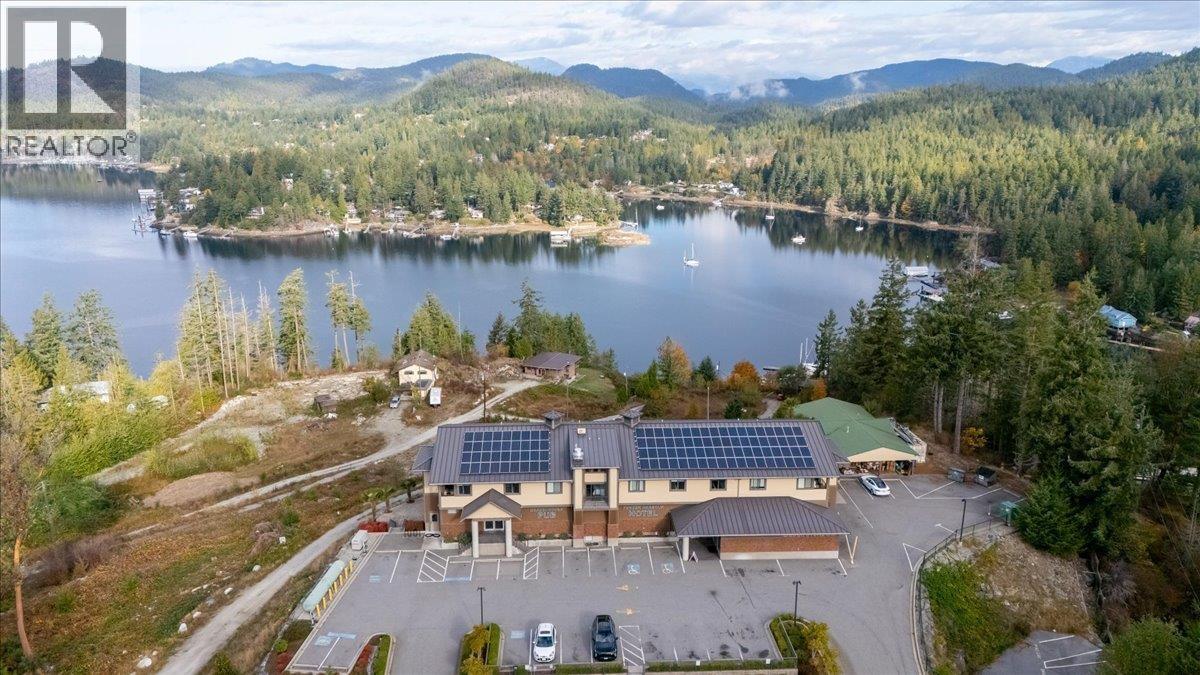 12671 Sunshine Coast Highway Property Photo 3