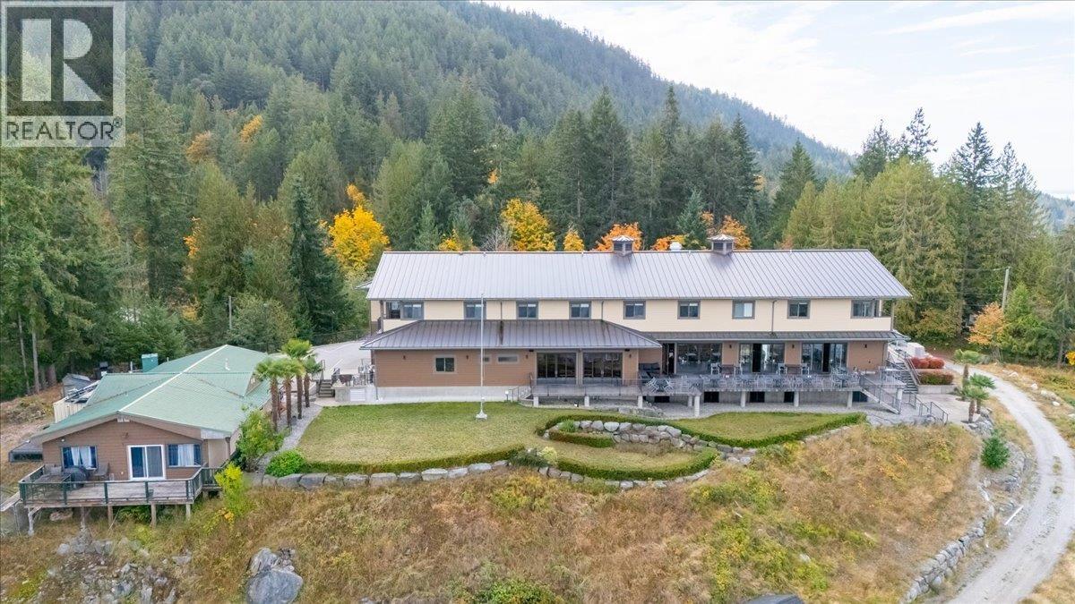 12671 Sunshine Coast Highway Property Photo 8