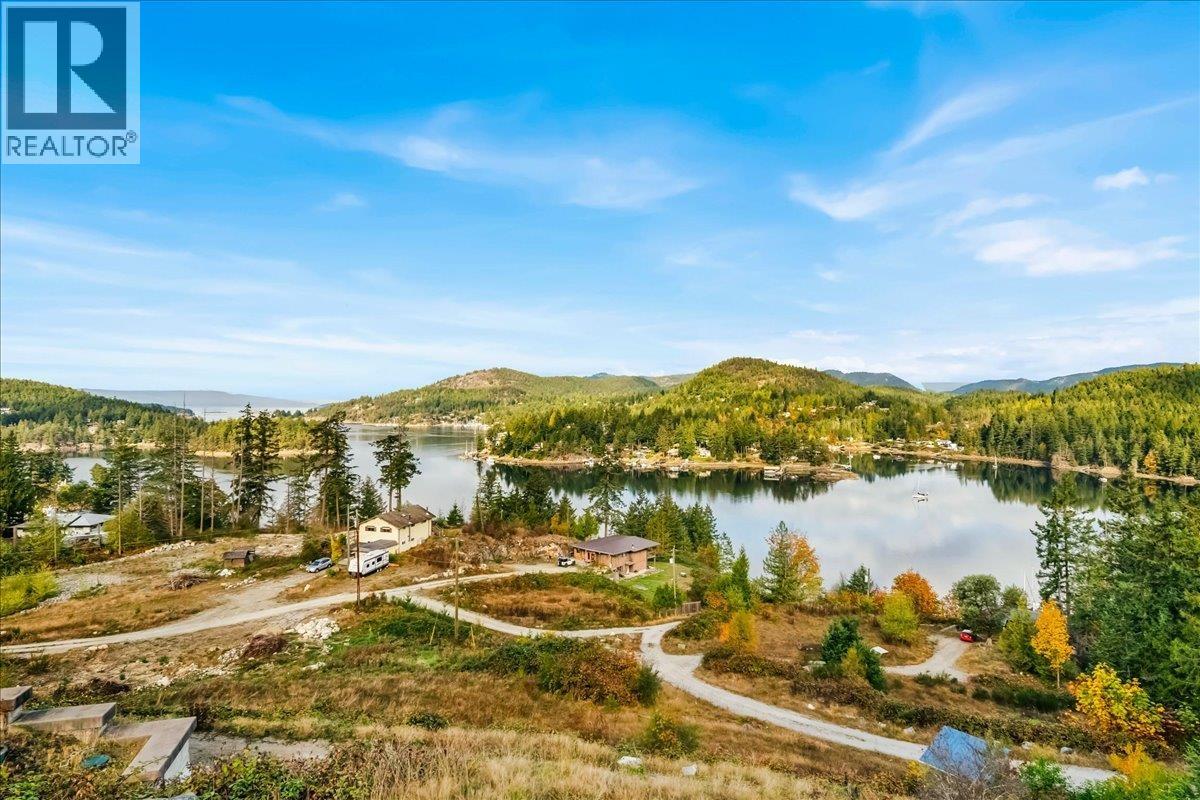 12671 Sunshine Coast Highway Property Photo 16