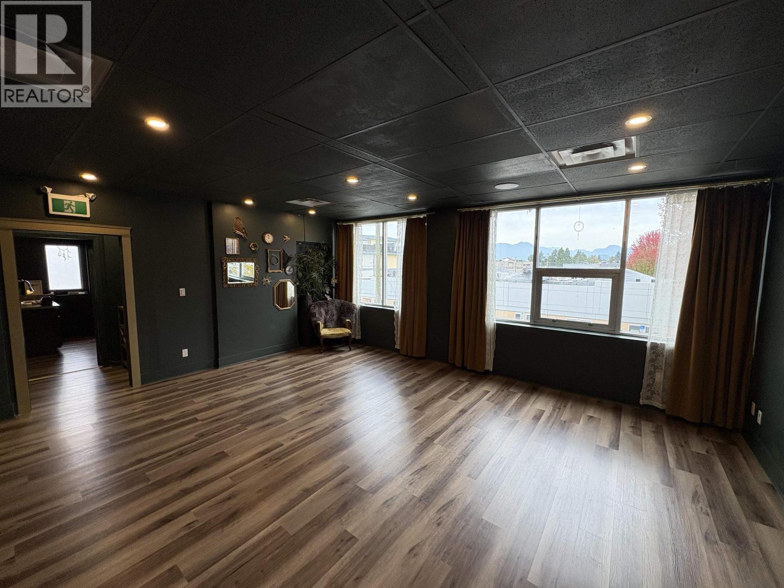 5 11841 224th Street Property Photo 4