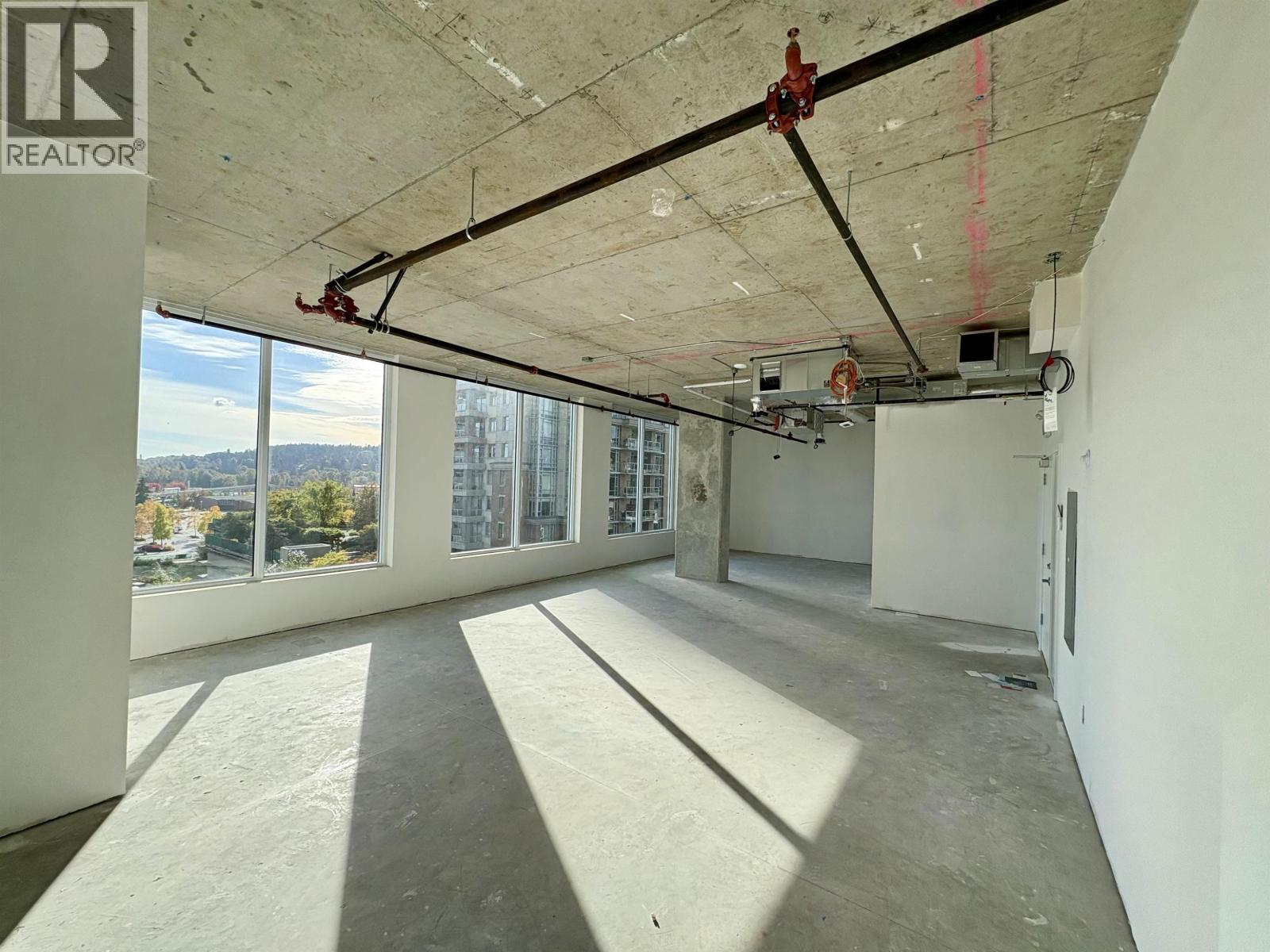 605 2992 GLEN DRIVE Property Photo 1