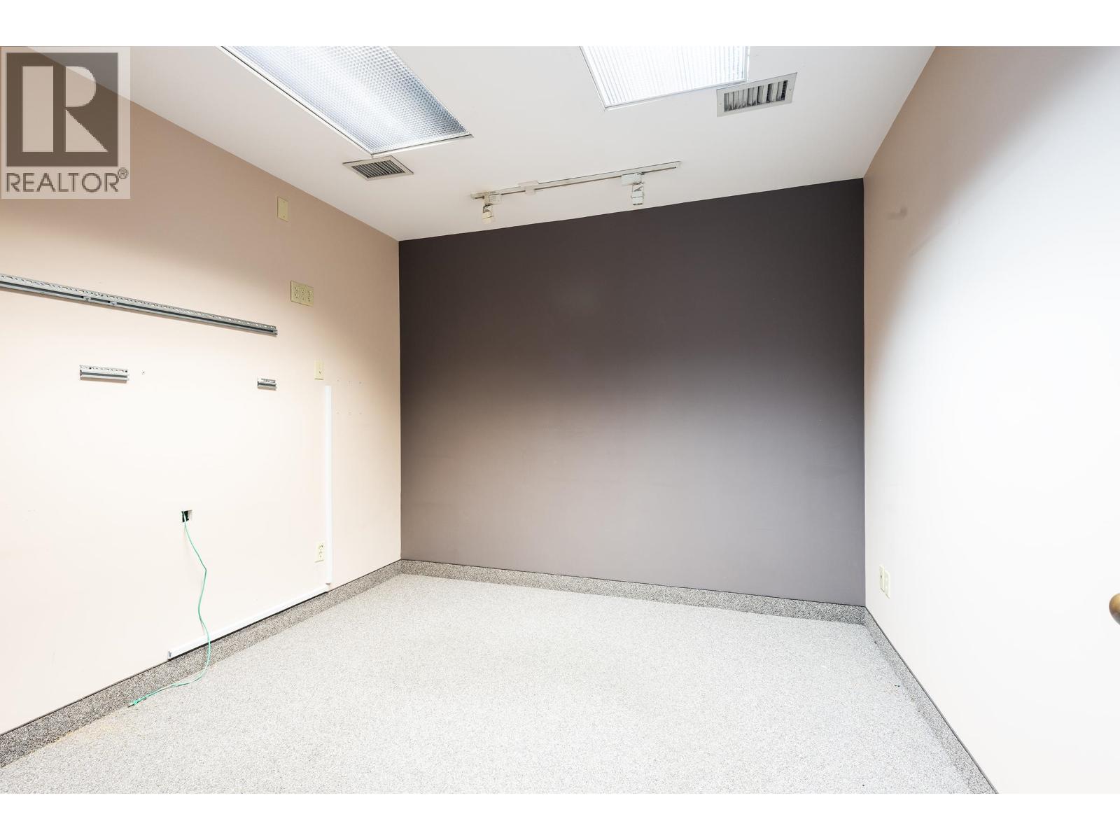 280 7580 River Road Property Photo 17