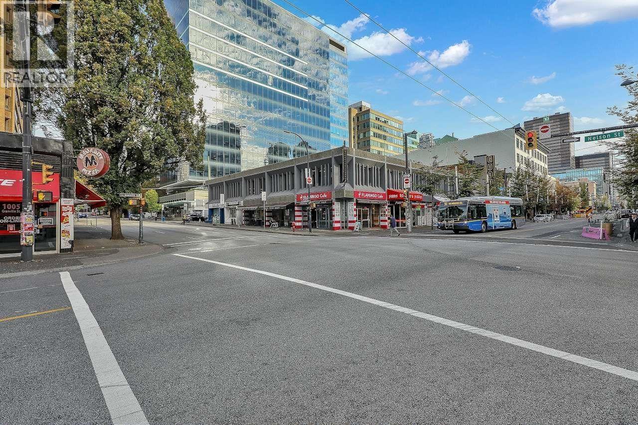 1011 Granville Street Property Photo 2