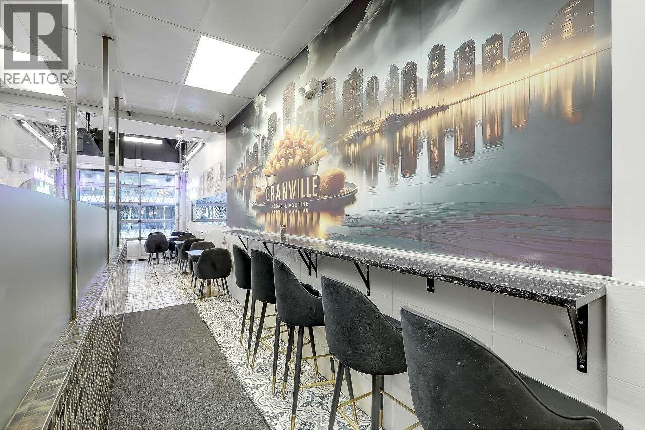1011 Granville Street Property Photo 15