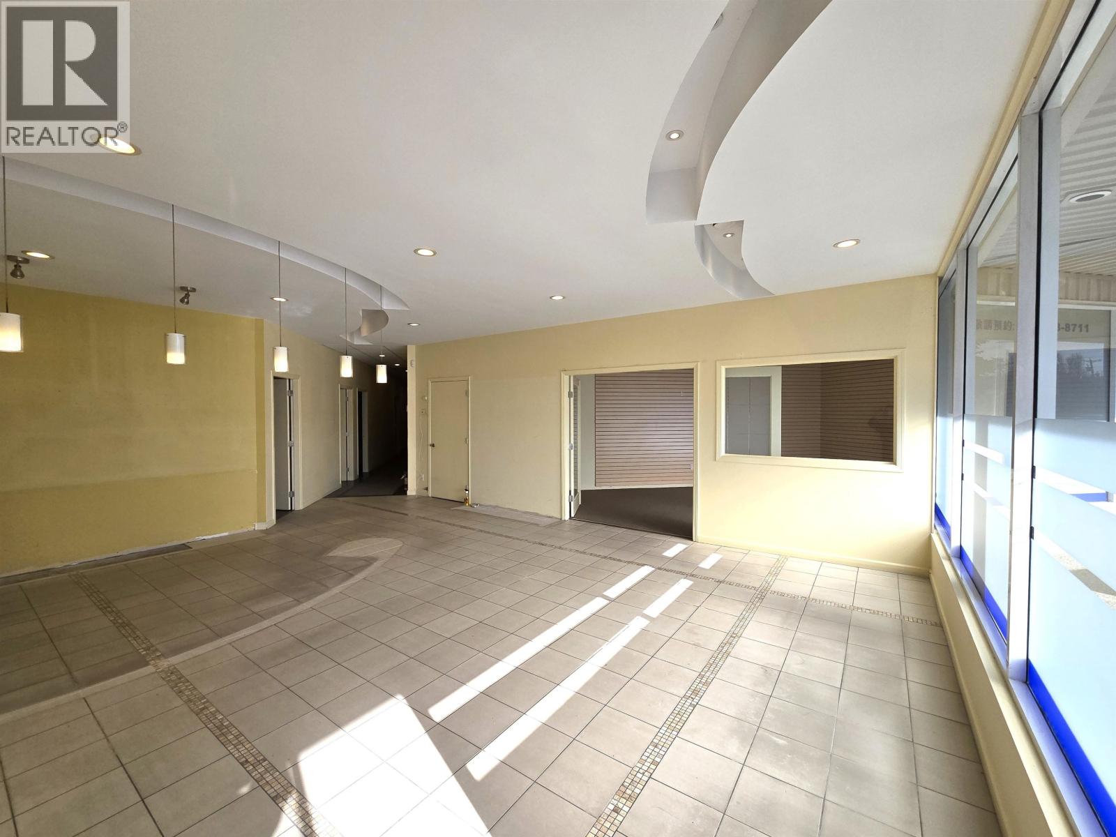 170 8351 Alexandra Road Property Photo 4