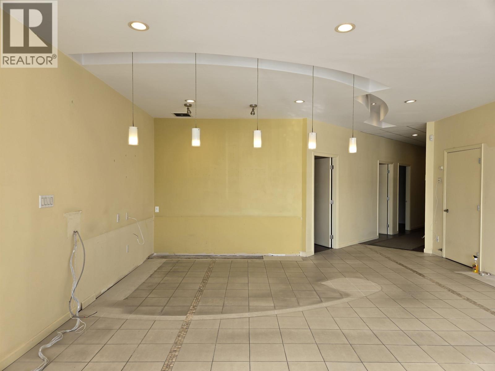 170 8351 Alexandra Road Property Photo 5