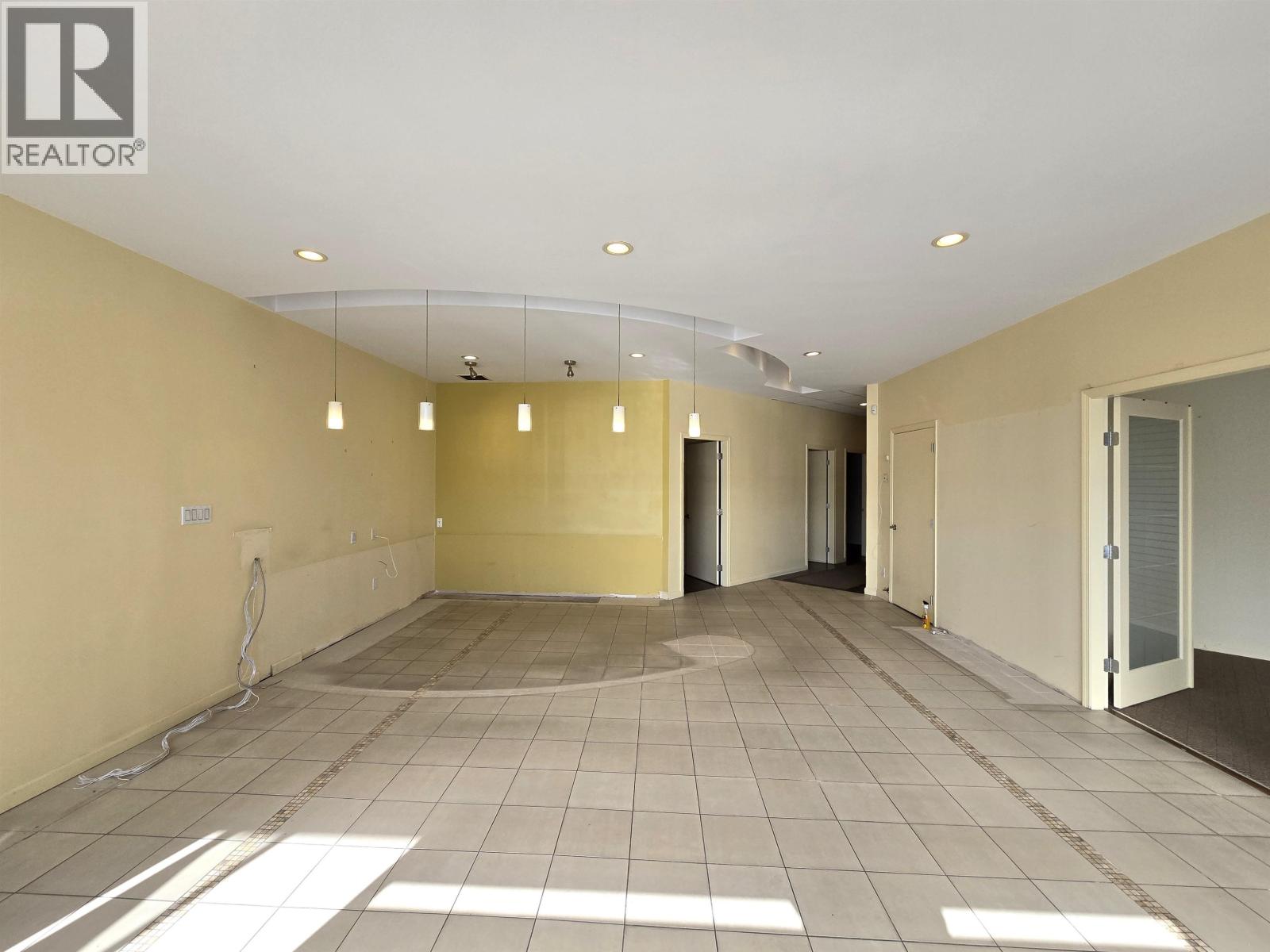 170 8351 Alexandra Road Property Photo 6
