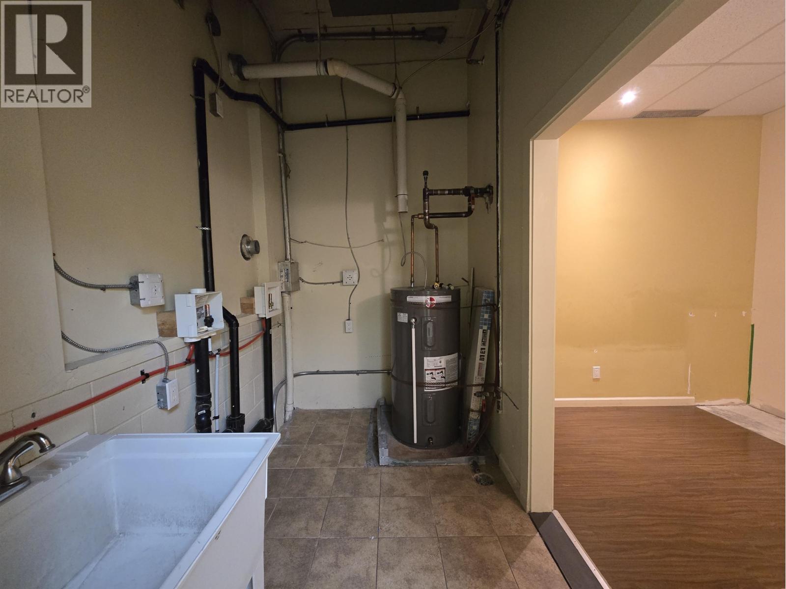 170 8351 Alexandra Road Property Photo 35