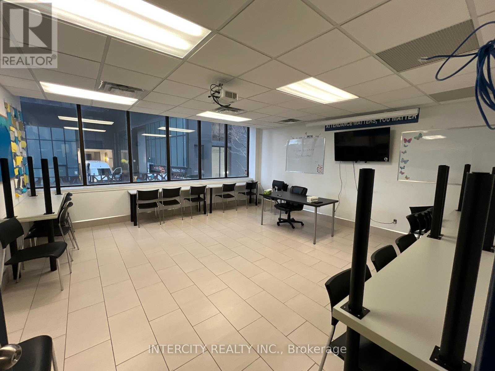 200 - 20 Eglinton Avenue E Property Photo 8