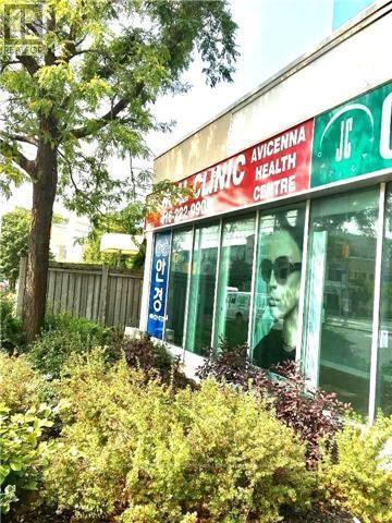 100 S - 80 Finch Avenue W Property Photo 2