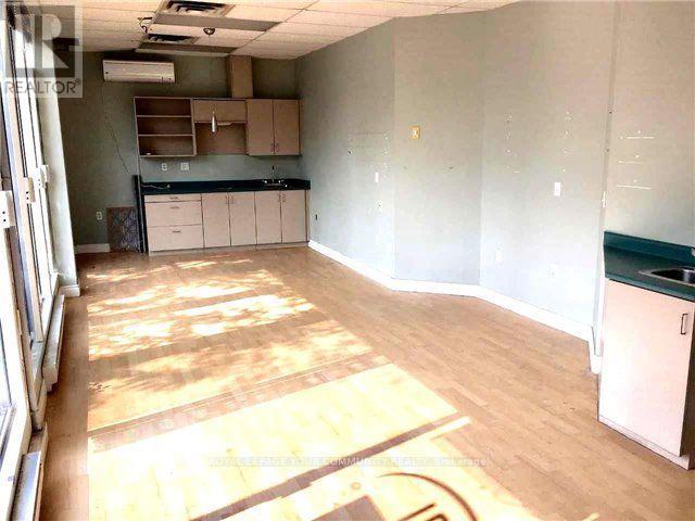 100 S - 80 Finch Avenue W Property Photo 13
