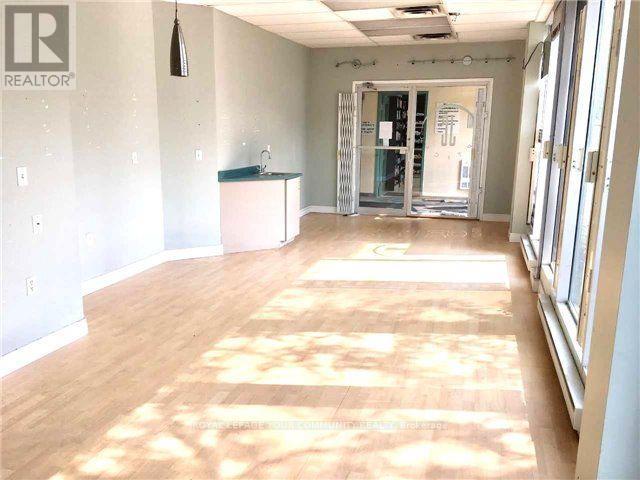 100 S - 80 Finch Avenue W Property Photo 15