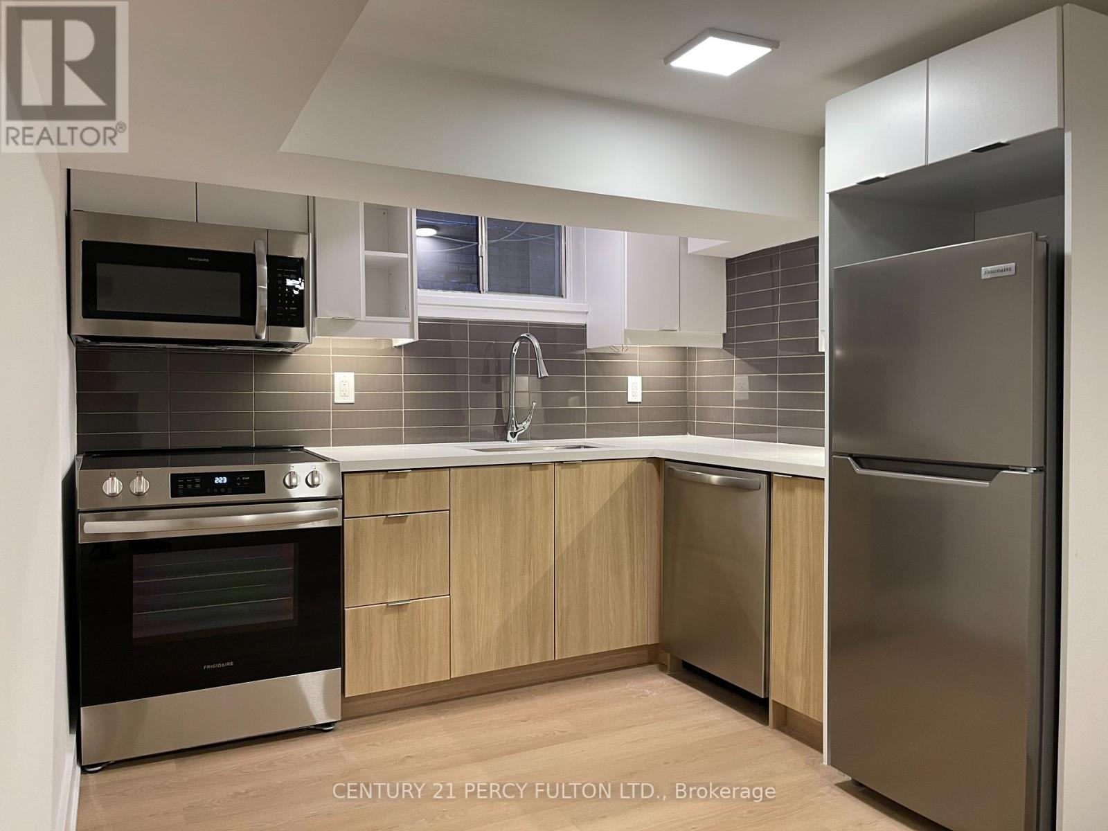 #1 - 356 Walmer Road Property Photo 1