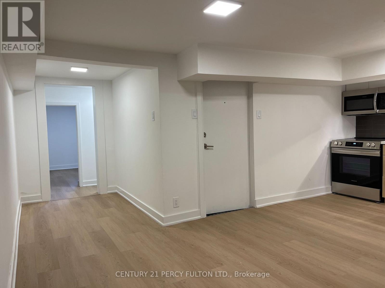 #1 - 356 Walmer Road Property Photo 2