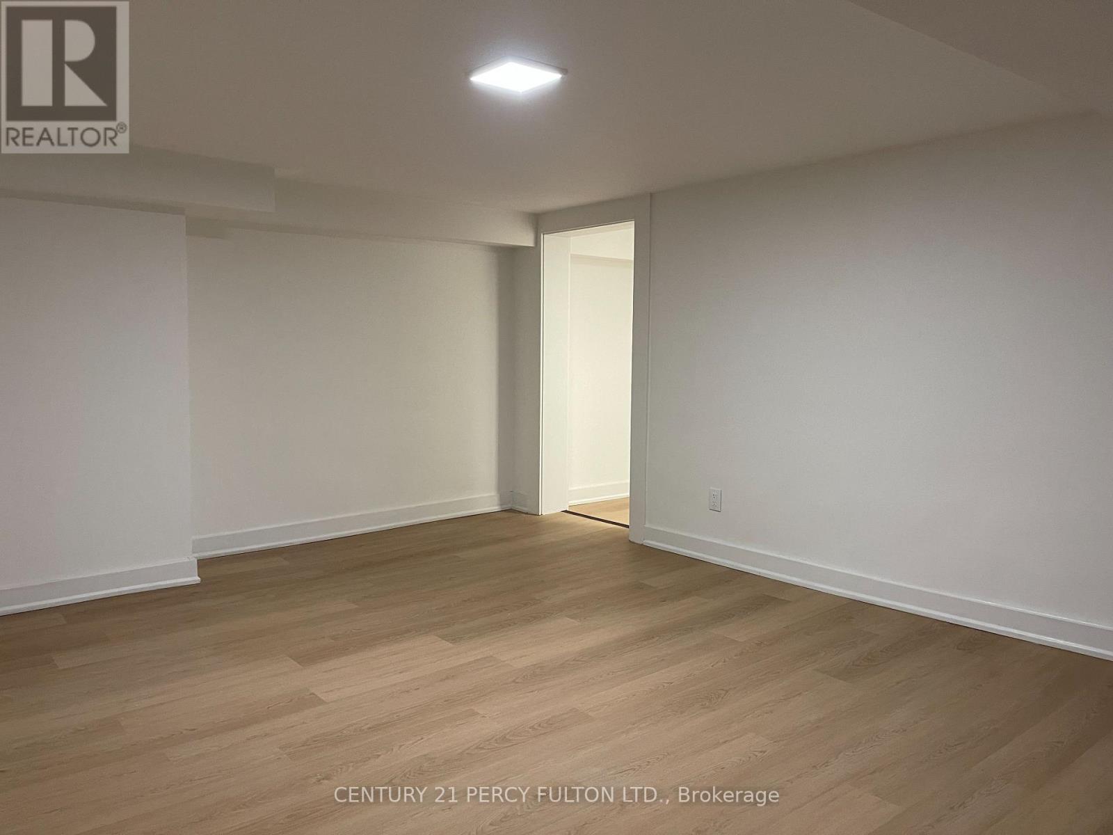 #1 - 356 Walmer Road Property Photo 4
