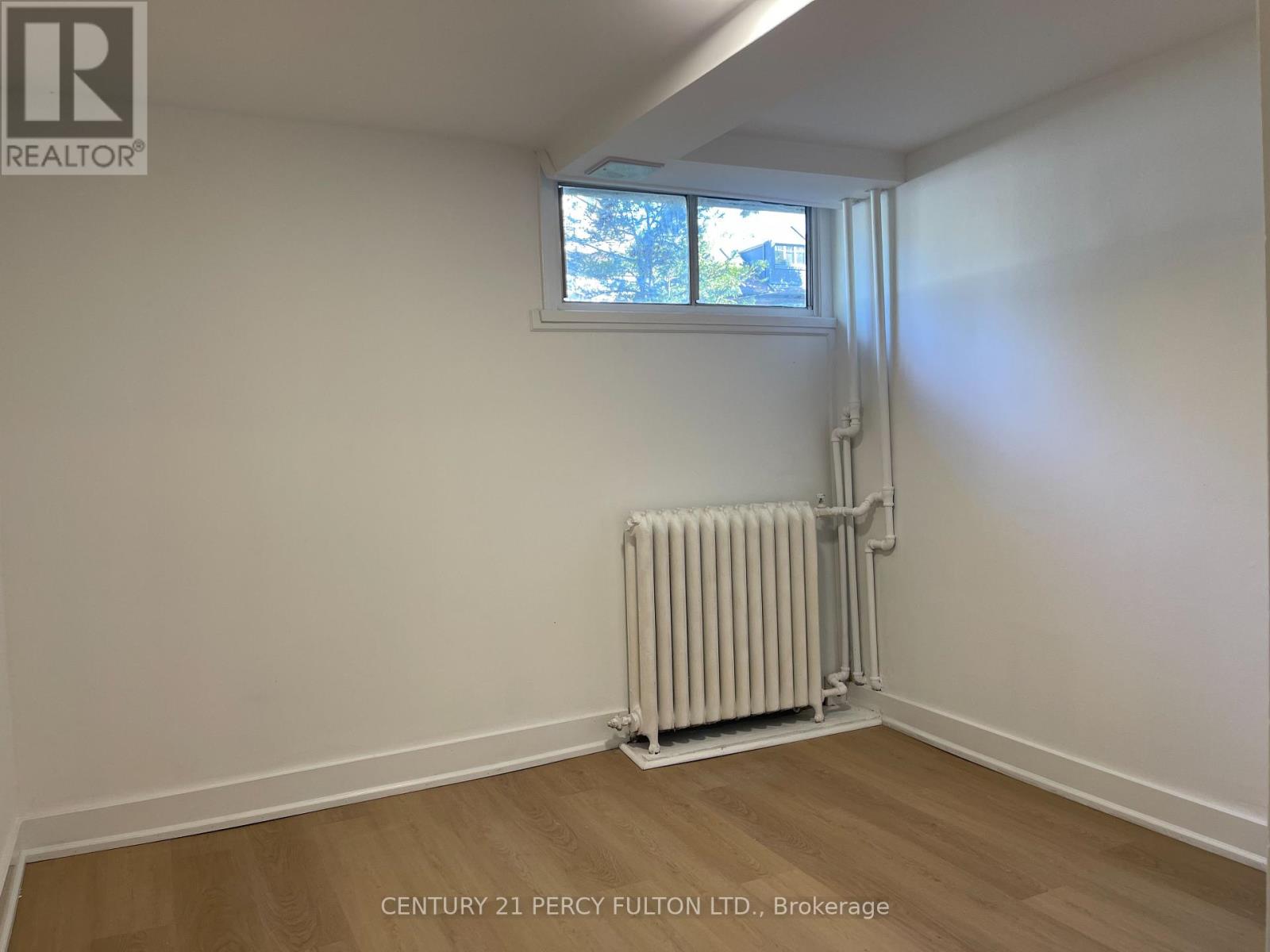 #1 - 356 Walmer Road Property Photo 5