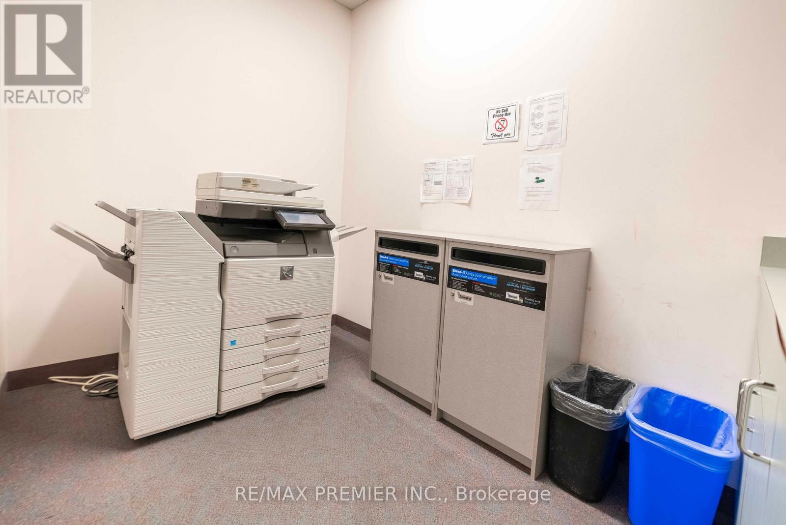 300-22 - 25 Sheppard Avenue W Property Photo 9