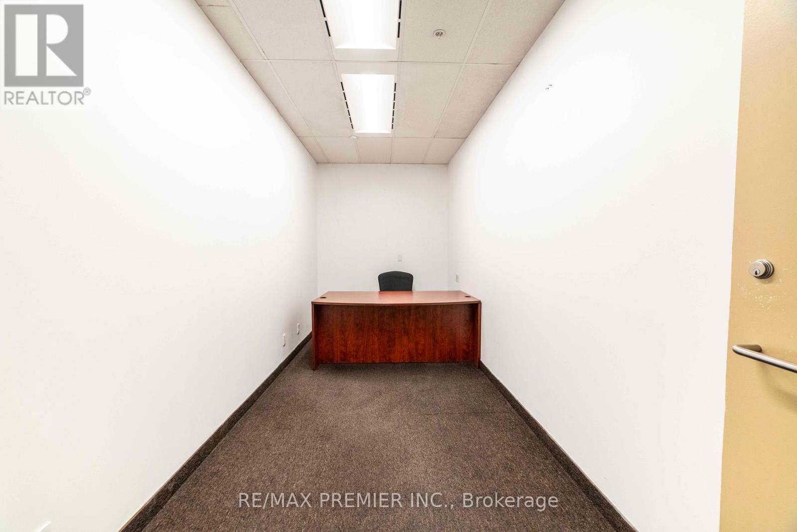 300-22 - 25 Sheppard Avenue W Property Photo 10