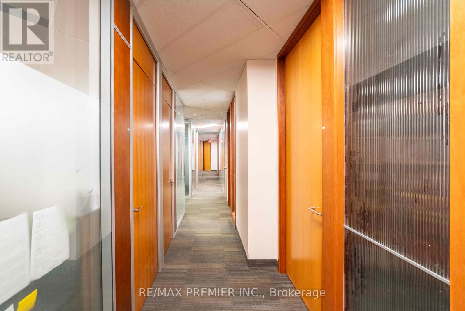 300-22 - 25 Sheppard Avenue W Property Photo 13