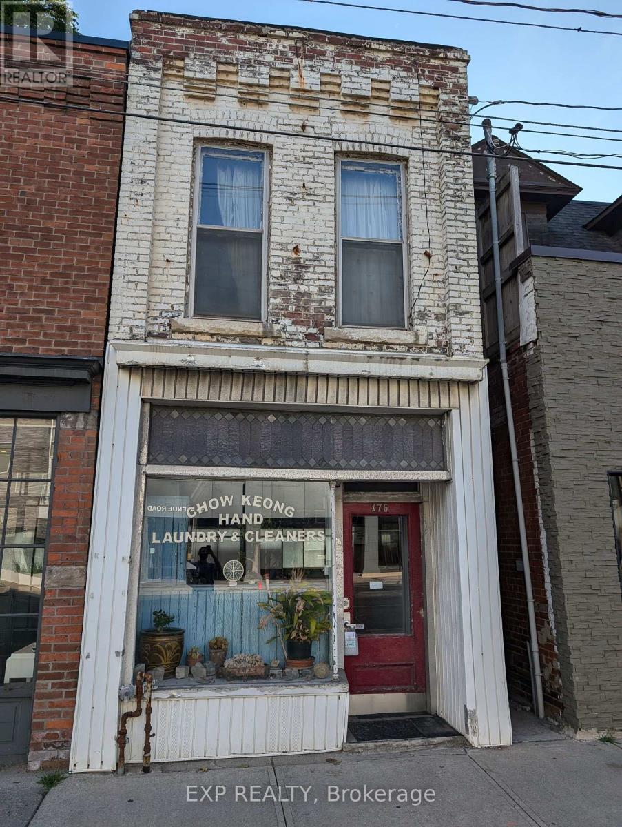 176 Avenue Road Property Photo 1