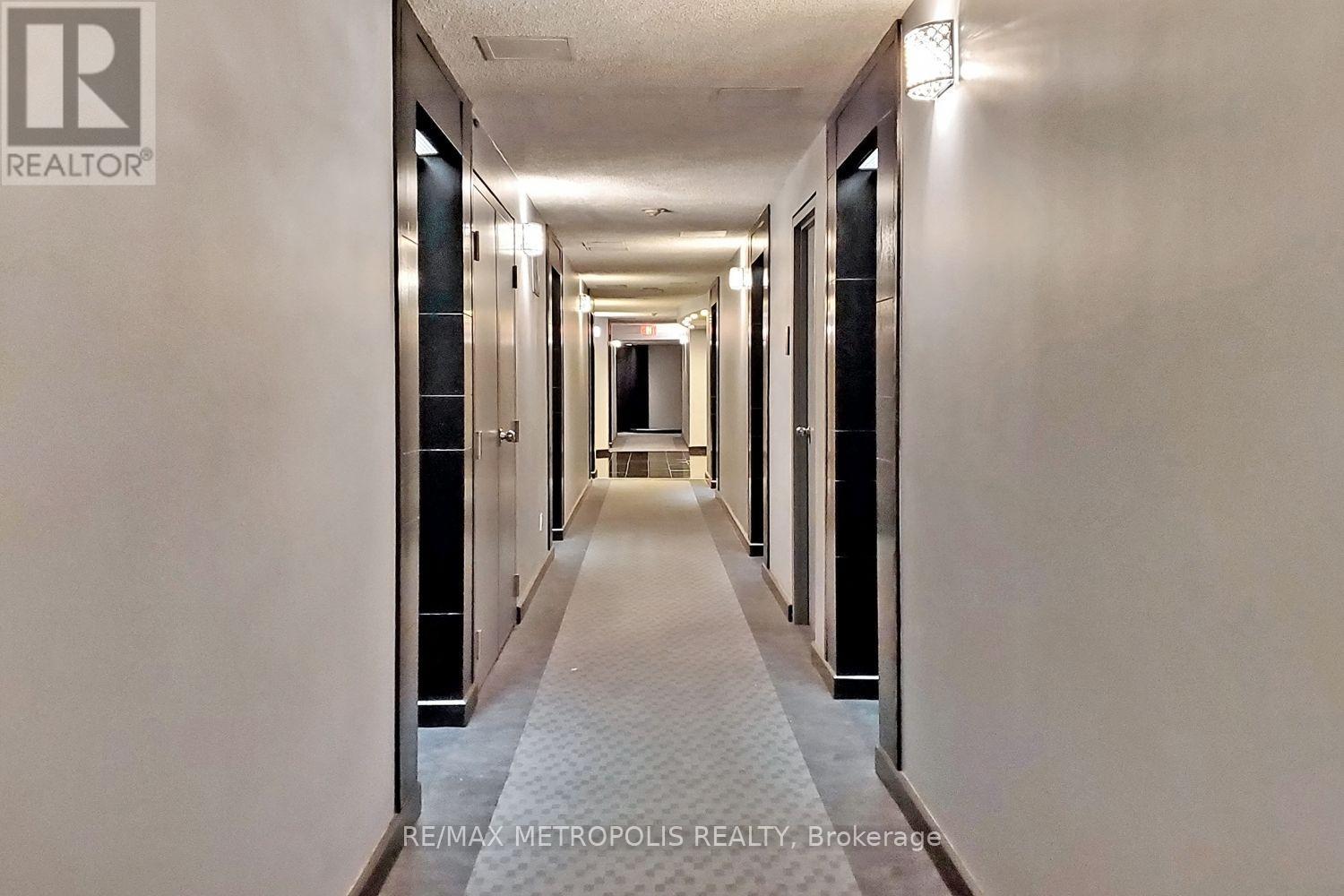 1804 - 7 Carlton Street Property Photo 12