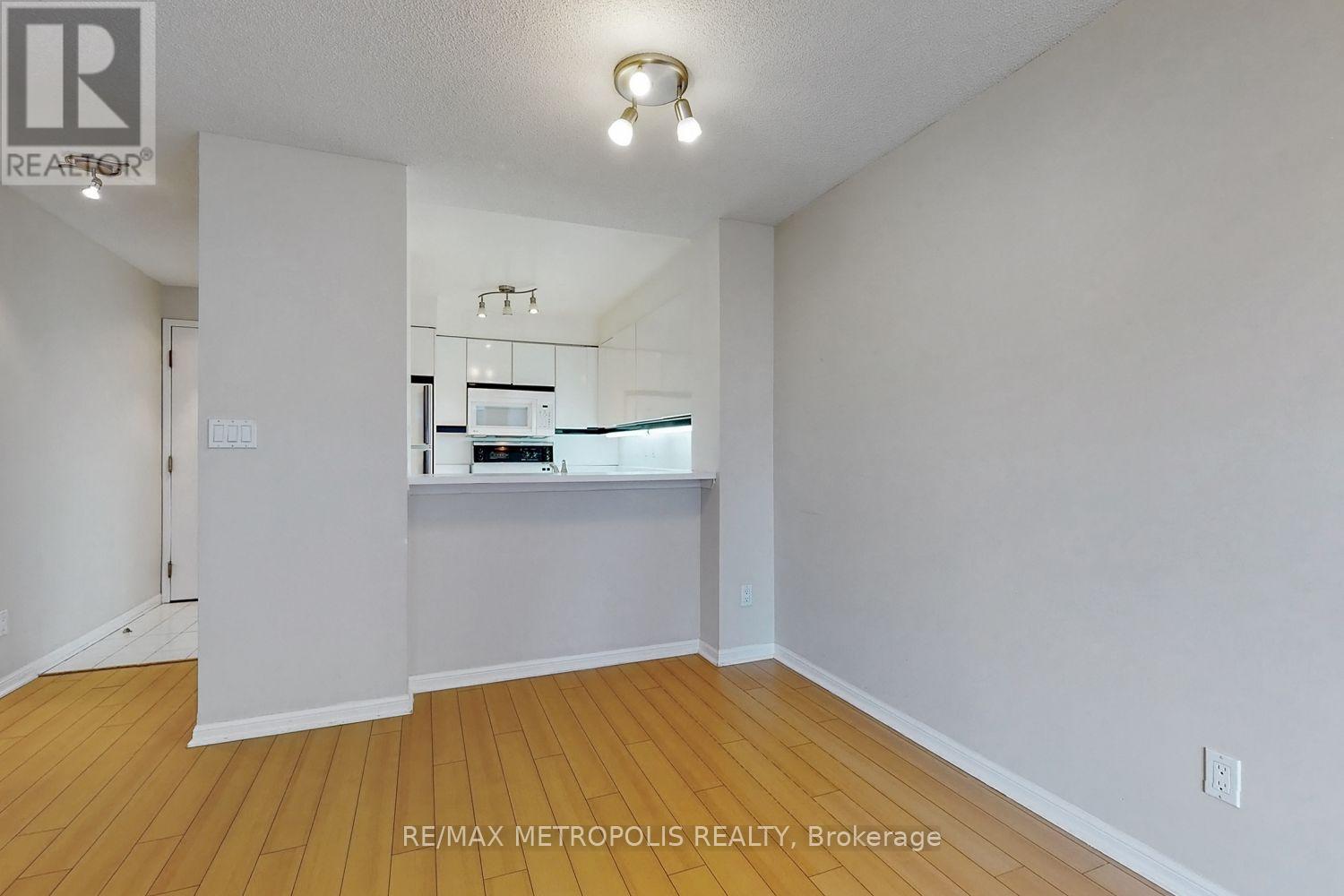 1804 - 7 Carlton Street Property Photo 15