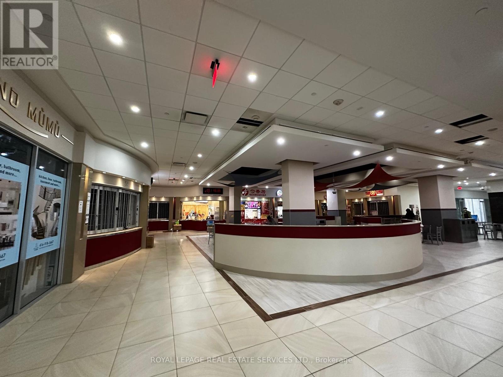 32 - 384 YONGE STREET Property Photo 1