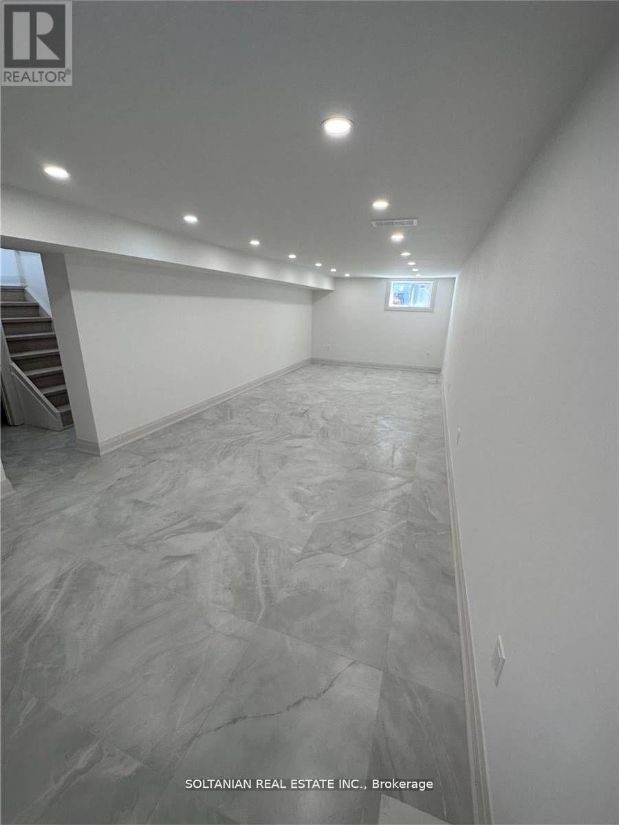Lower - 179 Willowdale Avenue Property Photo 2