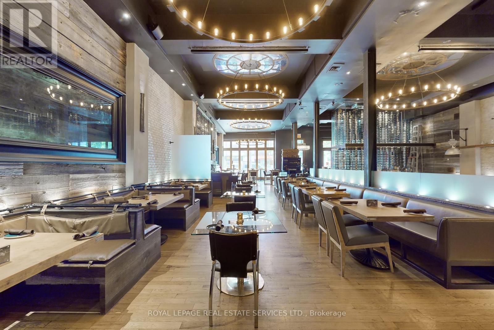 2472 Yonge Street Property Photo 3