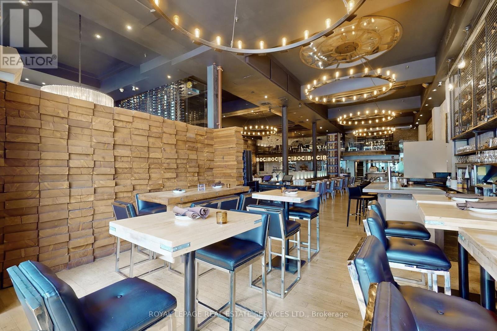 2472 Yonge Street Property Photo 8