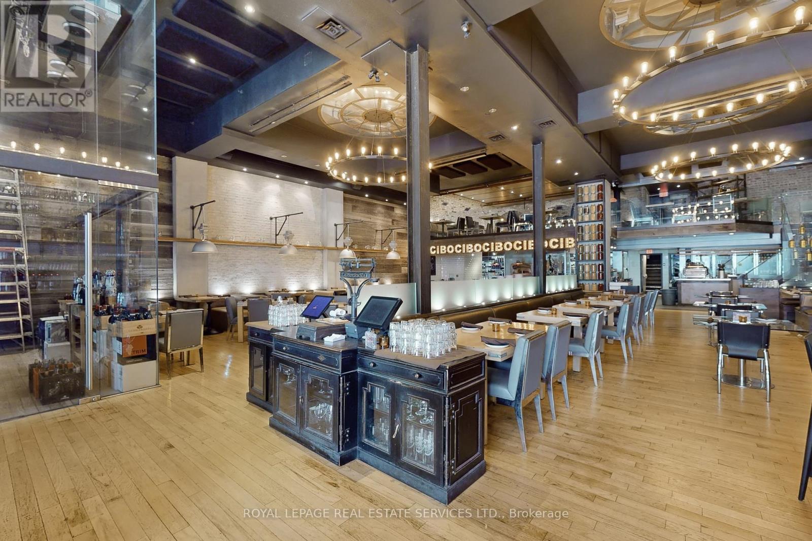 2472 Yonge Street Property Photo 10