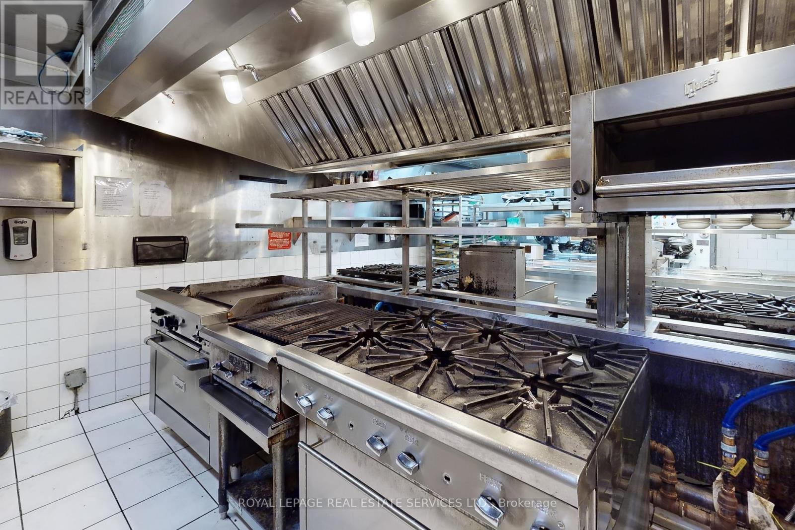 2472 Yonge Street Property Photo 21